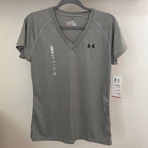 NWT Under Armour heat gear V-neck T-shirt. Women size M